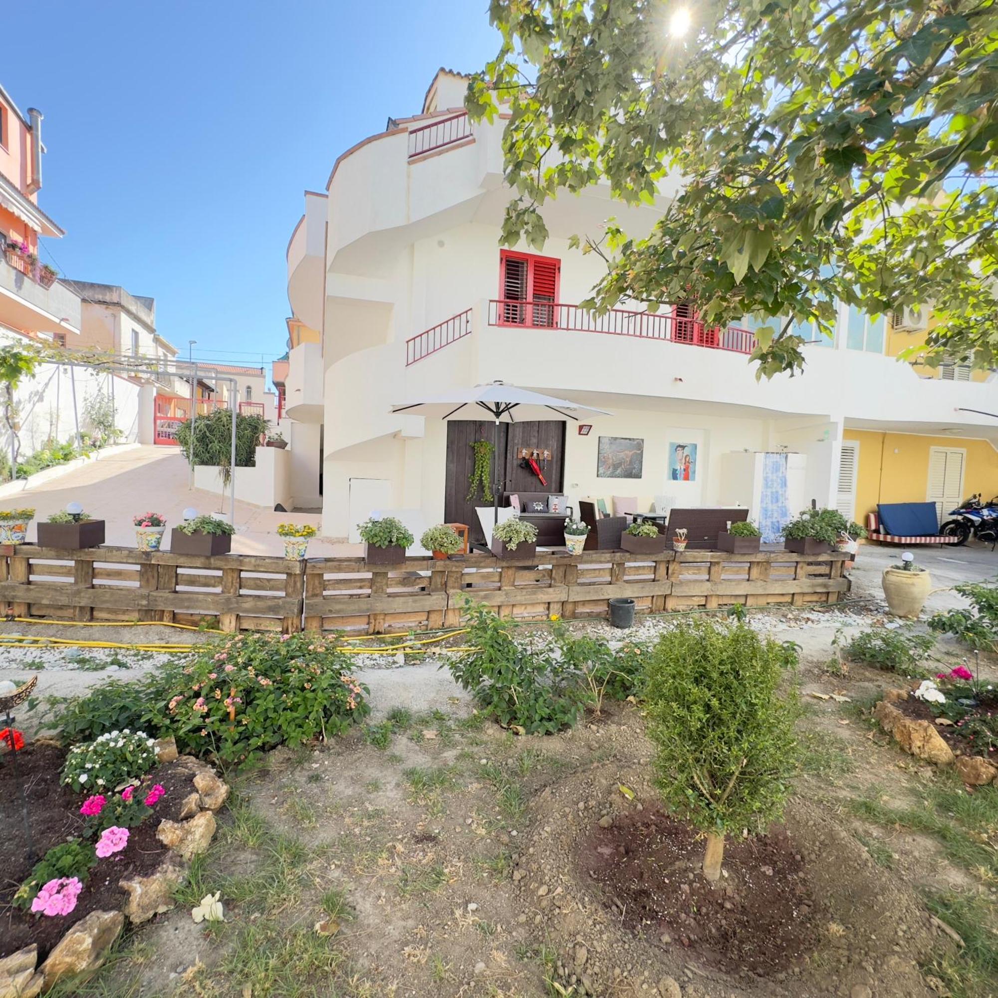 La Casa Di Wioletta Apartment Barcellona-Pozzo di Gotto Exterior photo